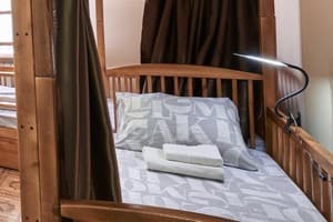 Хостел Perron. Место в мужском 6-местном номере  2