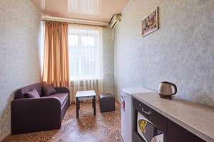 Хостел Perron. Полулюкс двухместный двухкомнатный 1