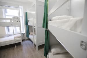 Хостел Pop Art Hostel. Місце у загальному 8-місному номері №1 3