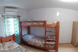 Мини-отель Private Odessa Apartment. Семейный 4-местный №5 эконом (Индивидуальный с/у вне номера) 2