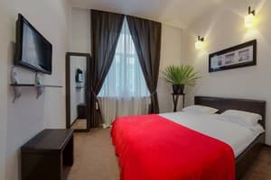 Мини-отель RENO. Улучшенный двухместный с видом на Дерибасовскую 3