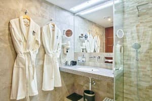 Спа-отель Resort & Spa Hotel NEMO. Люкс двухместный люкс панорамный, двухкомнатный с видом на море +1 9
