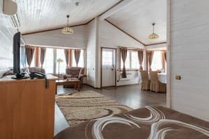 Отель Selena Family Resort. Бунгало двухместный Executive с видом на Днепр  (+2) 4