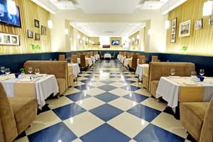 Театральный 6