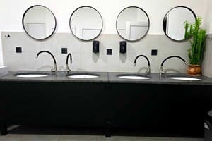 Хостел Trend House Hostel. Место в мужском 18-местном номере  27