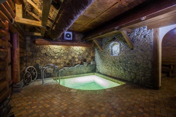 UNGVARSKIY Thermal Hotel 4