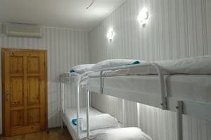 Хостел VIP hostel. Место в общем 8-местном номере (№ 9) 1