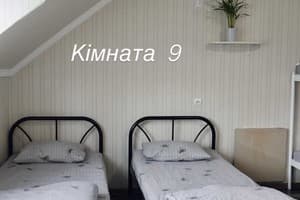 Готель VIP hostel. Сімейний 5-місний № 3 1