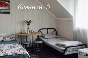 Готель VIP hostel. Сімейний 5-місний № 3 2