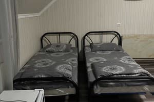 Готель VIP hostel. Сімейний 5-місний № 3 3
