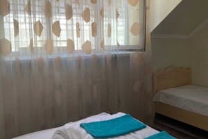 Хостел VIP hostel. Семейный трехместный VIP (малий) 2