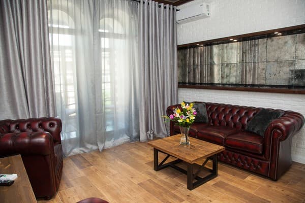 VIP на Лобановского 19 (возле концертного зала им. Глинки) 4