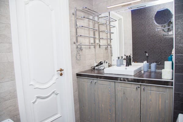 VIP на Лобановского 19 (возле концертного зала им. Глинки) 19