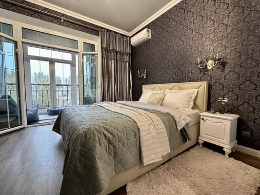 Квартира VIP просп.Соборный 216 (возле McDonald's)