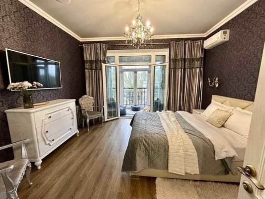 VIP просп.Соборный 216 (возле McDonald's) 2