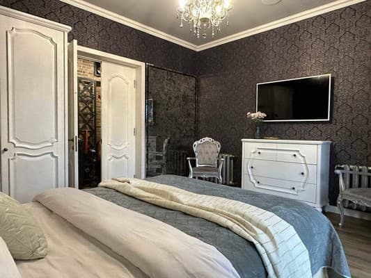 VIP просп.Соборный 216 (возле McDonald's) 5