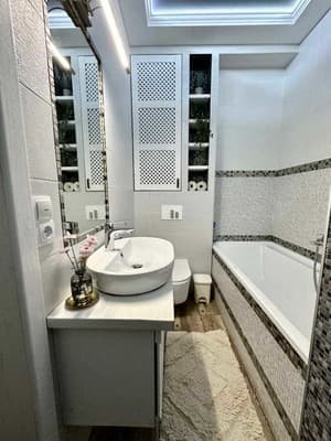 VIP просп.Соборный 216 (возле McDonald's) 16