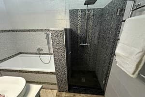 Квартира VIP просп.Соборный 216 (возле McDonald's). Апартаменты трехместный VIP на проспекте рядом с МакДональдз 17