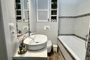 Квартира VIP просп.Соборный 216 (возле McDonald's). Апартаменты трехместный VIP на проспекте рядом с МакДональдз 16