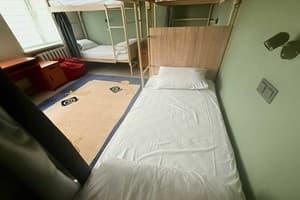 Хостел Vibe Place. Место в женском 8-местном номере  5