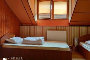 Хостел Vokzal. Место в общем 7-местном номере  3