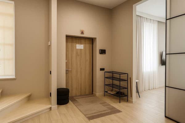 двухэтажная в отдельно стоящем доме, на ул. Первая Литейная 37 16