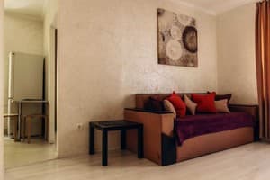 двухкомнатная, ул. Патриарха Мстислава, 1 2