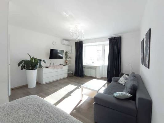 на проспекте Центральный 141А 3