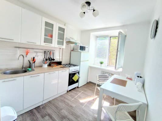 на проспекте Центральный 141А 5