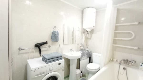 на проспекте Центральный 141А 7