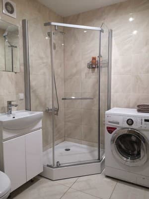 на проспекте Соборный, возле автовокзала 4