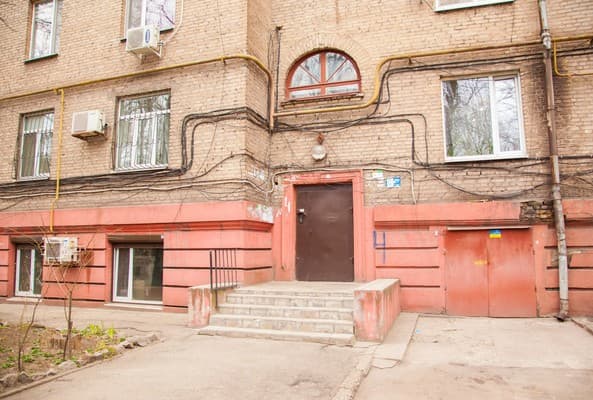 на проспекте Сталеваров 13