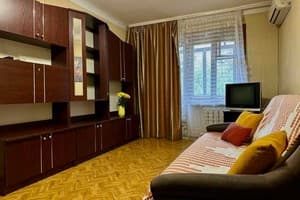 на ул. Яценко 4