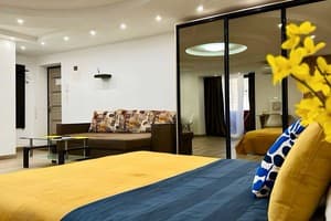 Квартира студия на ул. Патриотическая 56-А. Люкс трехместный  8