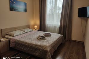 Квартира ул. Беляева Космонавта 5/56. Апартаменты трехместный  1