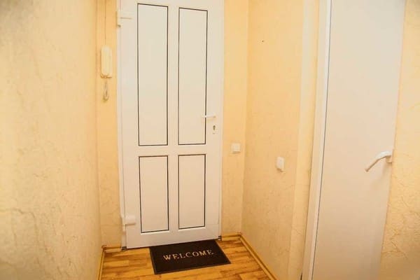 ул. Независимой Украины 63 8